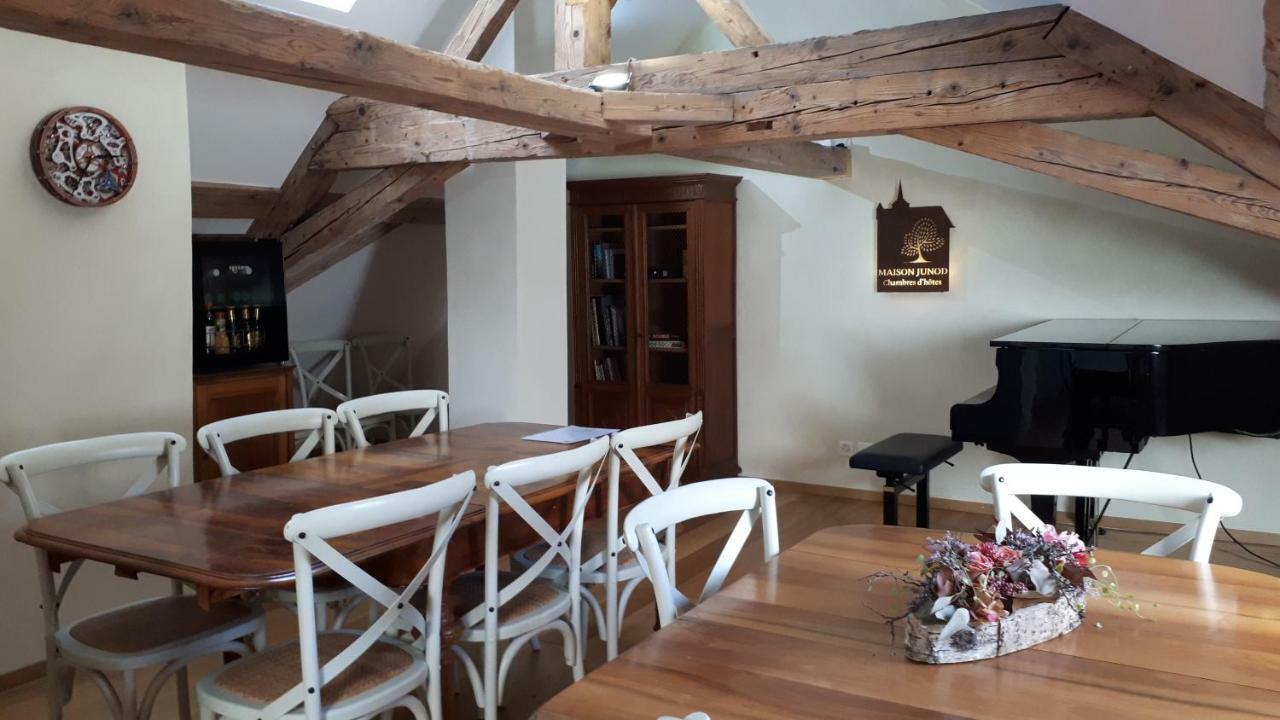 Romainmotier Maison Junod מראה חיצוני תמונה